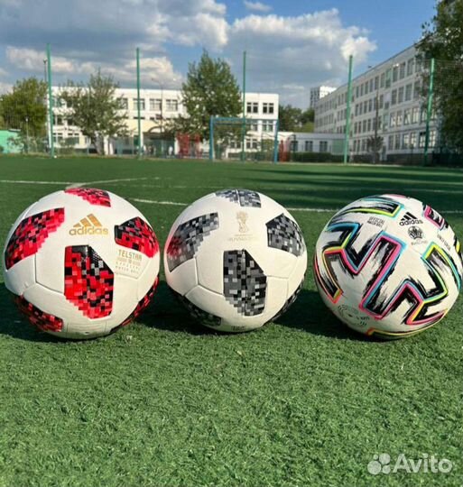 Футбольный мяч Адидас бесшовный