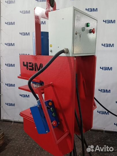 Гидравлический пресс-скоба для производства ферм