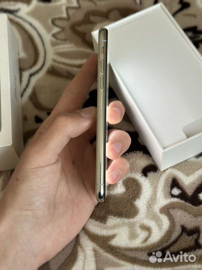 iPhone X, 64 ГБ