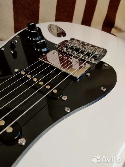 Электрогитара Fender Squier, фэтстрат мод