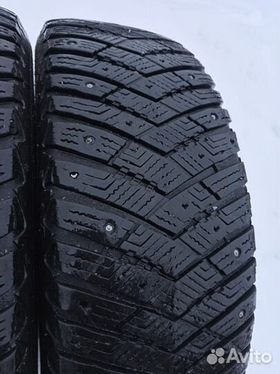 Goodyear UltraGrip Ice Arctic SUV 215/65 R17 99T