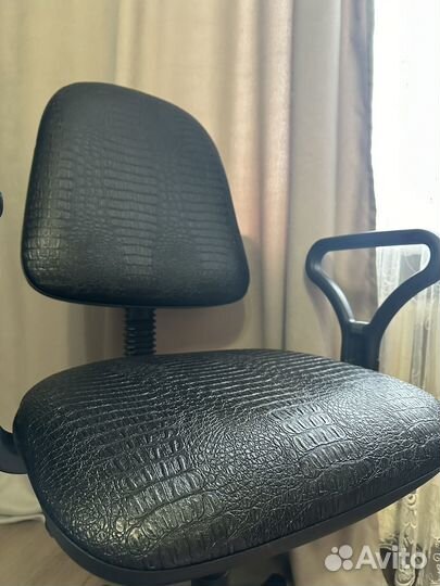 Компьютерное кресло стул