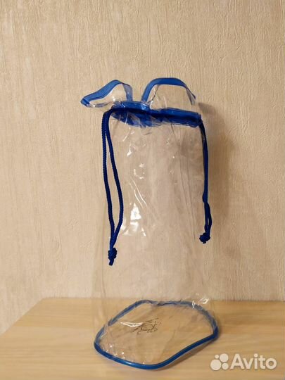 Косметички пластиковые на молнии несколько