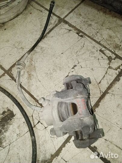 Суппорт передний левый renault logan 2