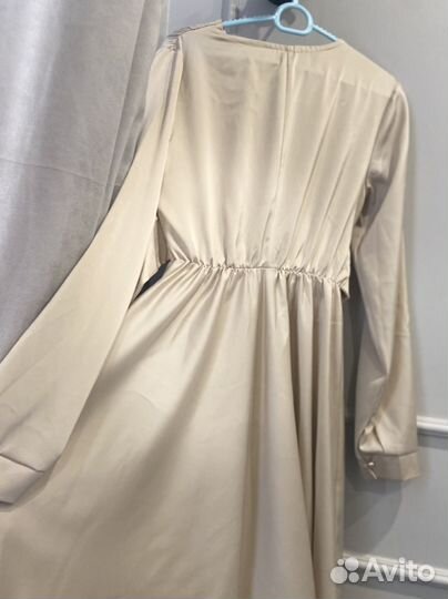 Вечернее платье. Плетье женское. Бежевое платье