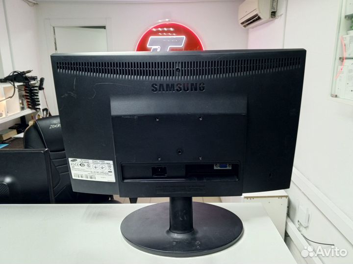 Samsung E1920N