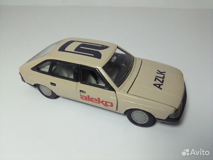 Москвич-2141 Алеко бежевый, модель 1:43