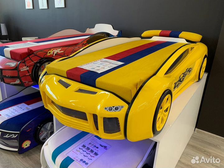 Детская кровать с матрасом машина