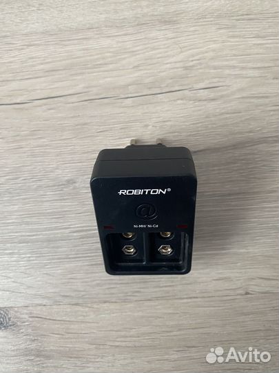 Зарядное устройство Robiton