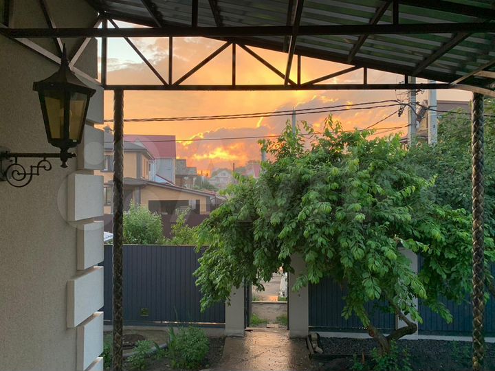 Дом 300 м² на участке 10 сот.