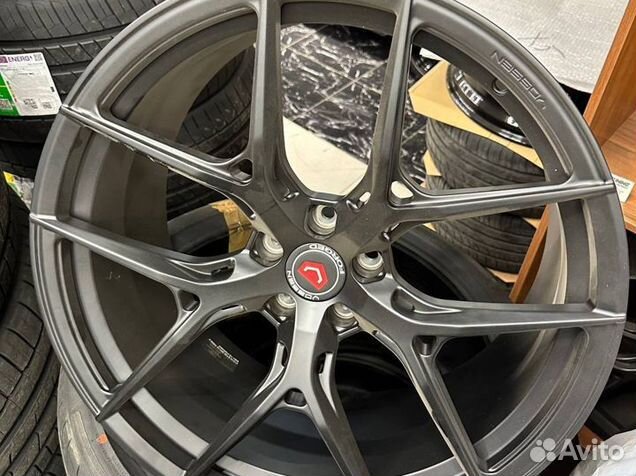 Кованые разноширокие диски Vossen Design R21 5x112