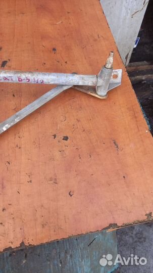 Трапеция стеклоочистителя пассат Б5