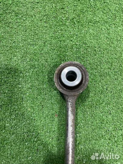 Стойка стабилизатора передняя левая Mercedes-Benz