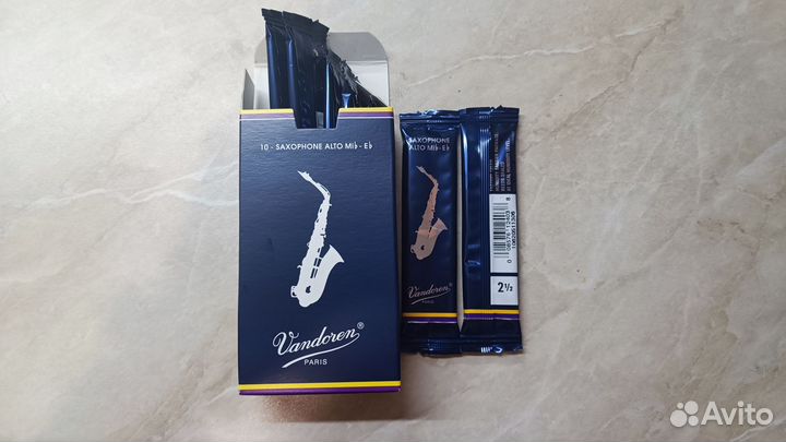 Трости для альт саксофона Vandoren силой 2,5