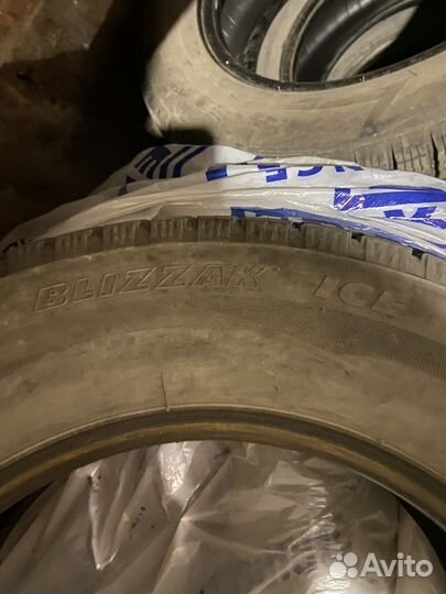 Bridgestone Blizzak Ice 215/65 R16 98