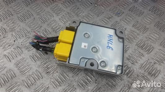 Блок управления airbag jeep grand cherokee WK2 (MM