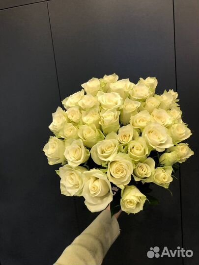 Букет из 39 белых роз 40 см