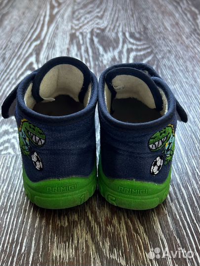 Кроссовки на мальчика 24р