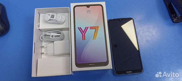 Телефон huawei y7