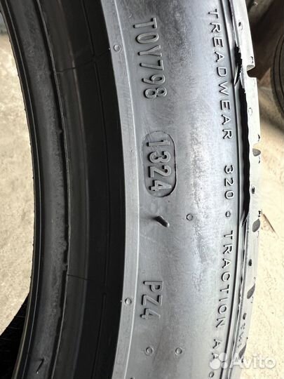 Pirelli P Zero PZ4 245/40 R20 и 275/35 R20 102Y