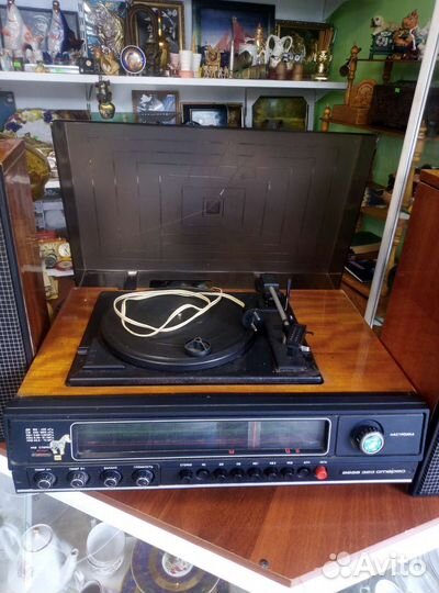 Проигрыватель винила Вега 323 стерео. С колонками