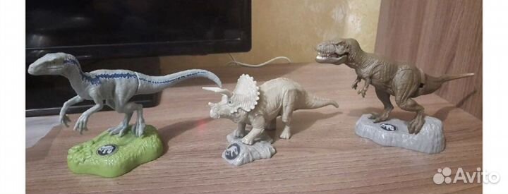 Киндер гранд макси 220гр.Динозавры. Полная серия