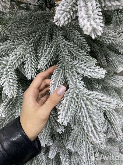 Ель искуственная литая заснеженная