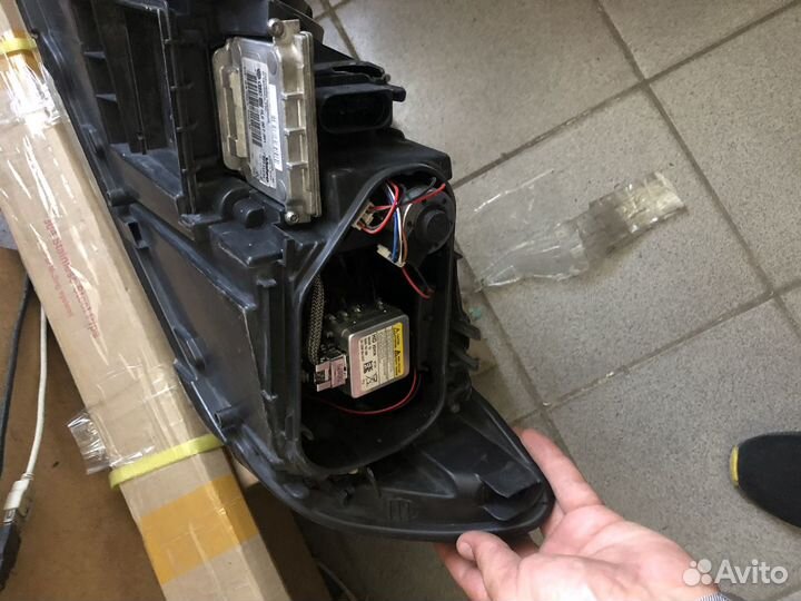 Продам правую фару audi Q7