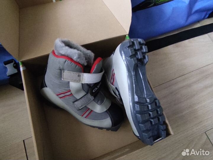 Лыжи 150см, лыжные палки 110см, ботинки, чехол