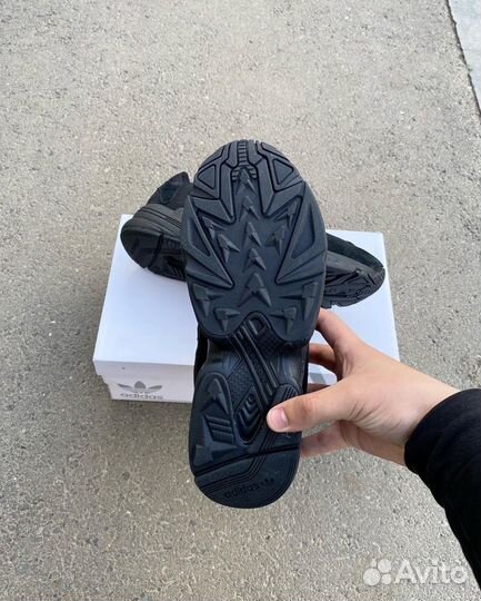 Кроссовки Adidas Yung 1 Black