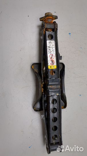 Домкрат Dodge Charger 2014, 2016