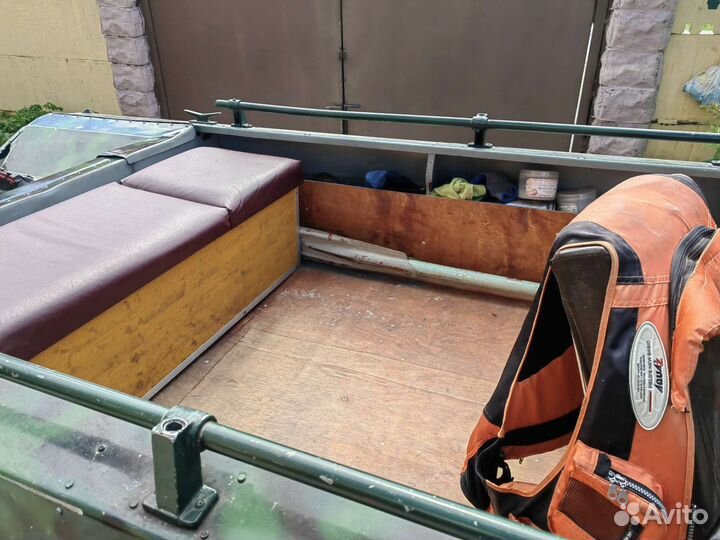 Лодка Обь-М с мотором