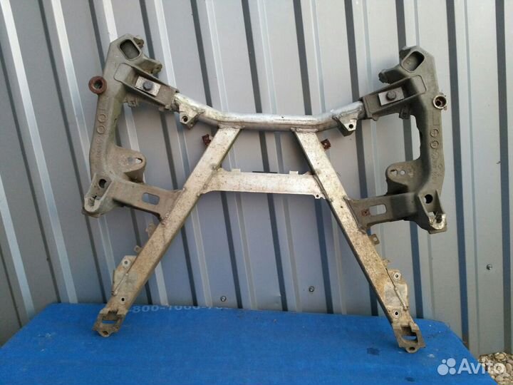 Подрамник передний балка передняя BMW E39 1995-200