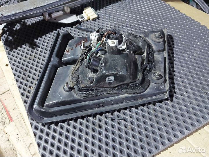 Фонарь внутренний левый Nissan Almera N15