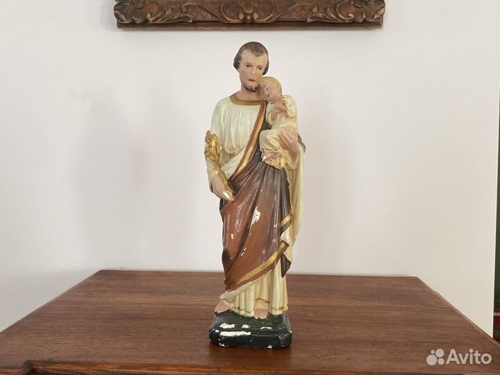 Антикварная статуэтка