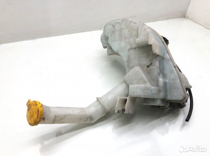 Бачок омывателя Mazda 5 2.0 TD 2008