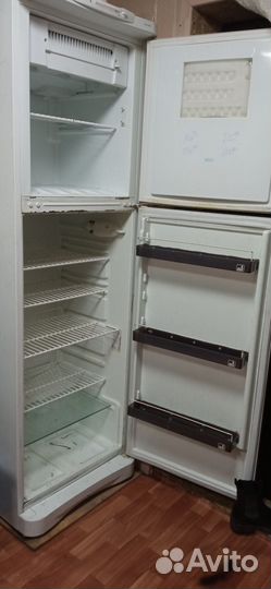 Холодильник indesit на запчасти