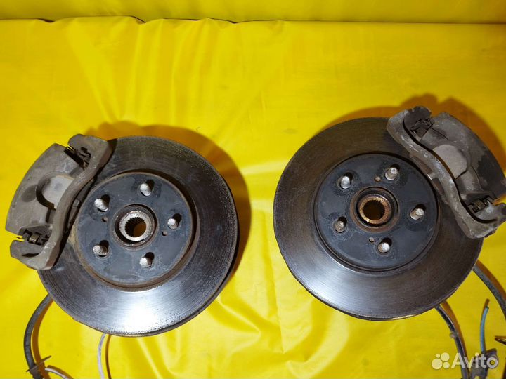 Ступица передняя в сборе Toyota Wish ZNE10 G