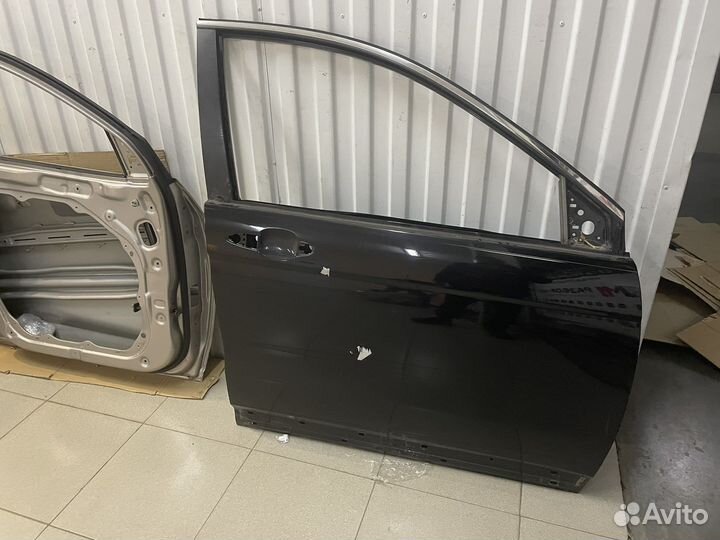 Передняя правая дверь Honda crv3