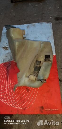 Бачок стеклоомывателя на пассат б5