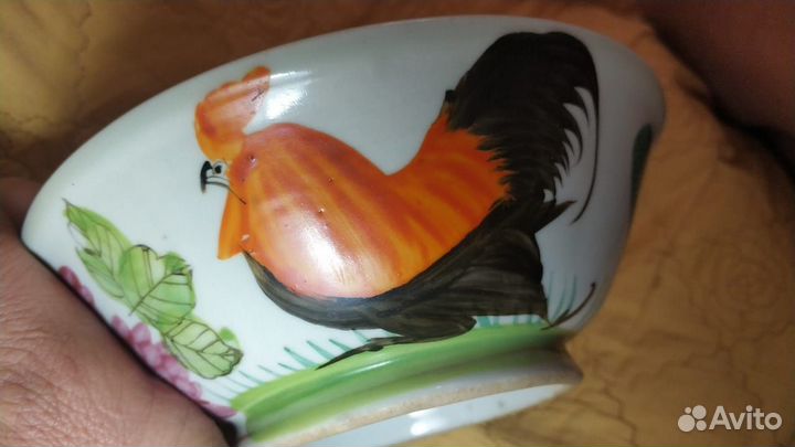 Старая китайская чашка с петухами