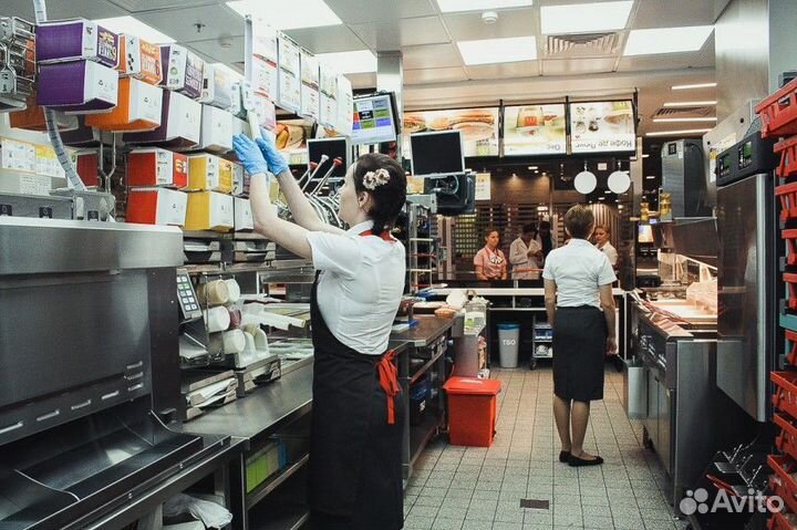 Сотрудник в сеть фастфуда