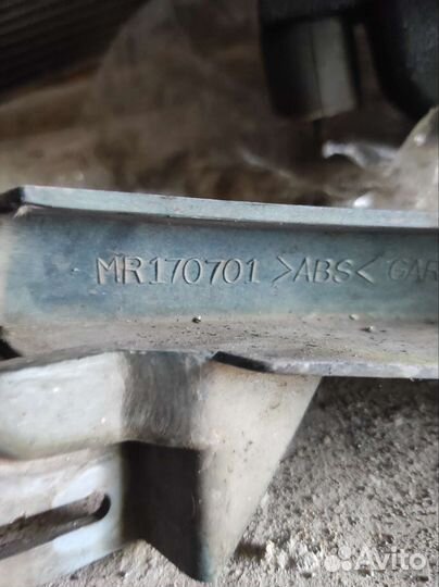 Левая ресничка под фару mitsubishi space wagon