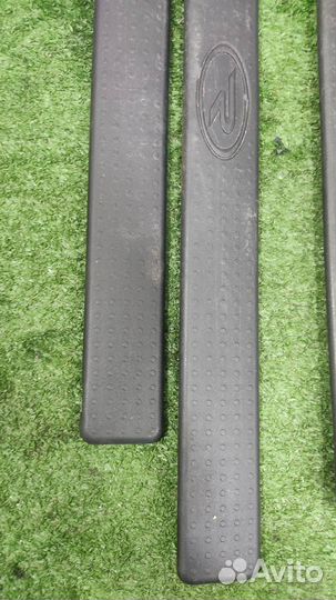 Накладка порога внутри Ssangyong Rexton 2005