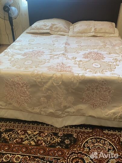 Покрывало на кровать новое