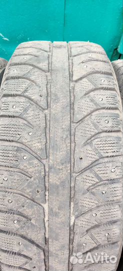 Bridgestone Ice Cruiser 7000 215/60 R16