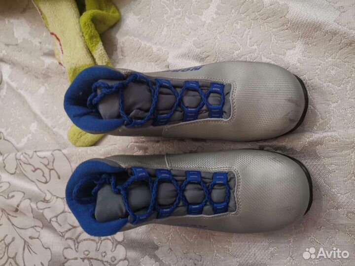 Лыжные ботинки