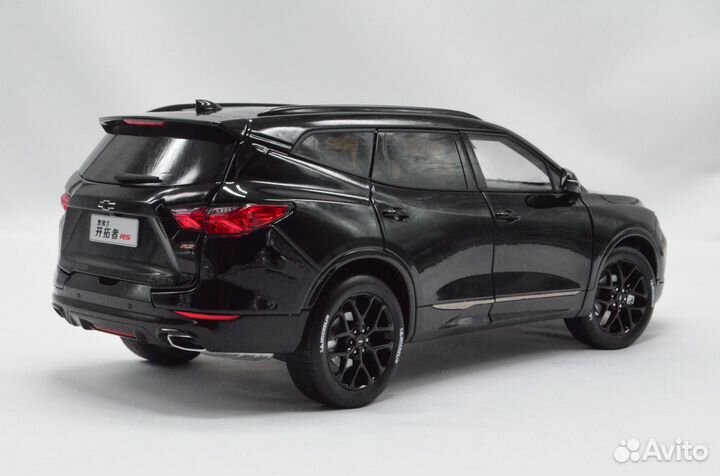 1/18 Chevrolet Blazer RS Black 2020 Dealer Edition