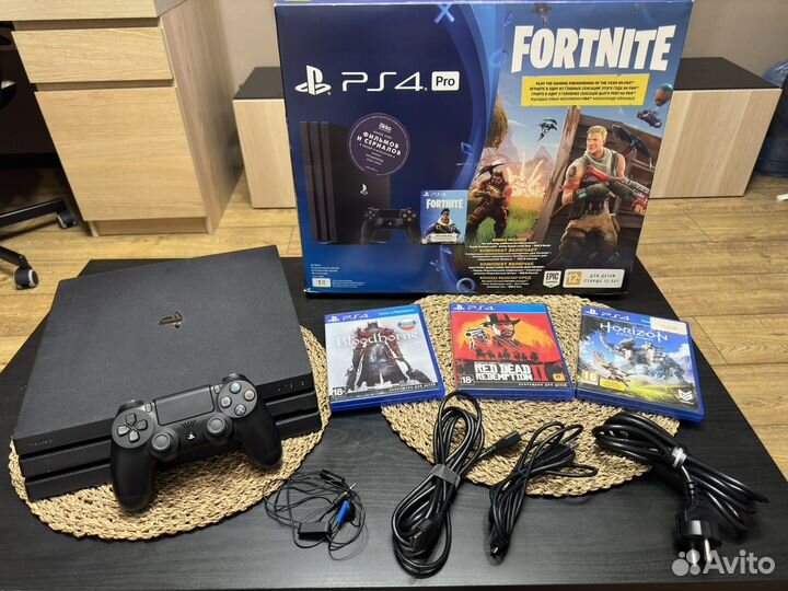 Sony PlayStation 4 Pro 1TB CUH-7108B