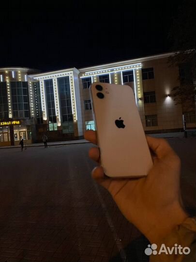 iPhone 12, 64 ГБ